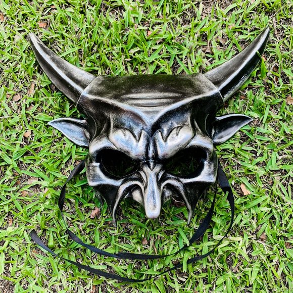 UniMasquerade Other - Dark Silver Devil Demon Halloween Party Mask UniMasquerade Other - Dark Silver Devil Demon Halloween Party Mask